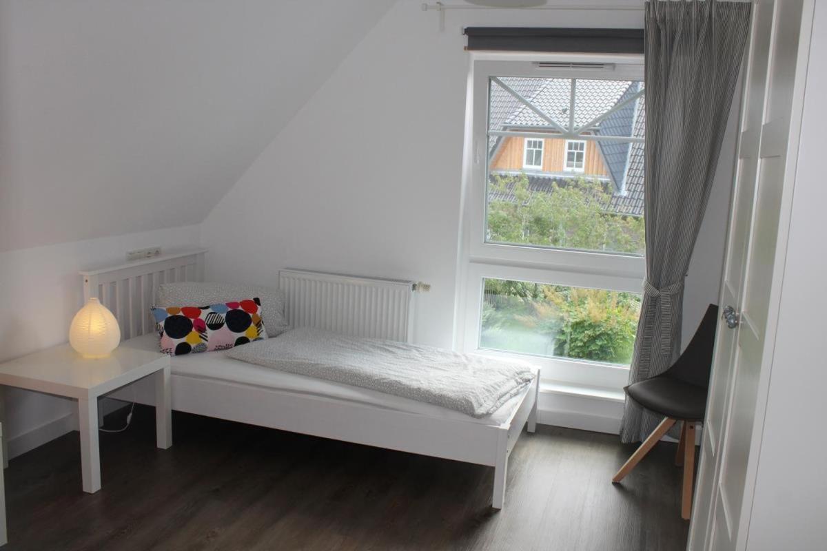Ferienhaus De Niege Leive Born Exteriör bild