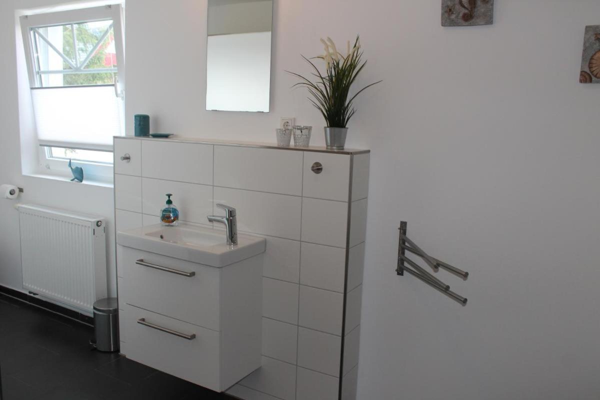 Ferienhaus De Niege Leive Born Exteriör bild